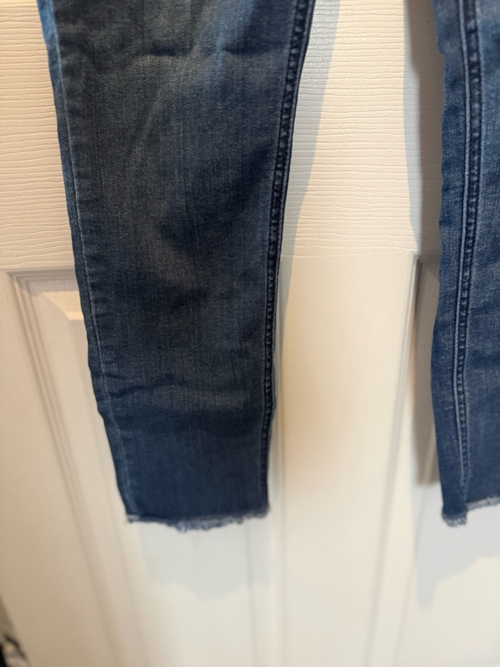 Democracy Womens Size 4 Ab Technology Skinny Jeans Dark/Med Wash Frayed Hem - Picture 5 of 11